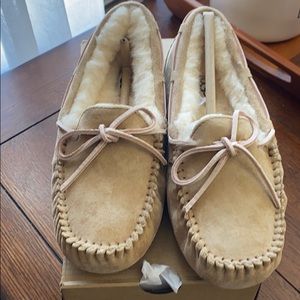 Ugg Dakota Size 6 color Tabacco